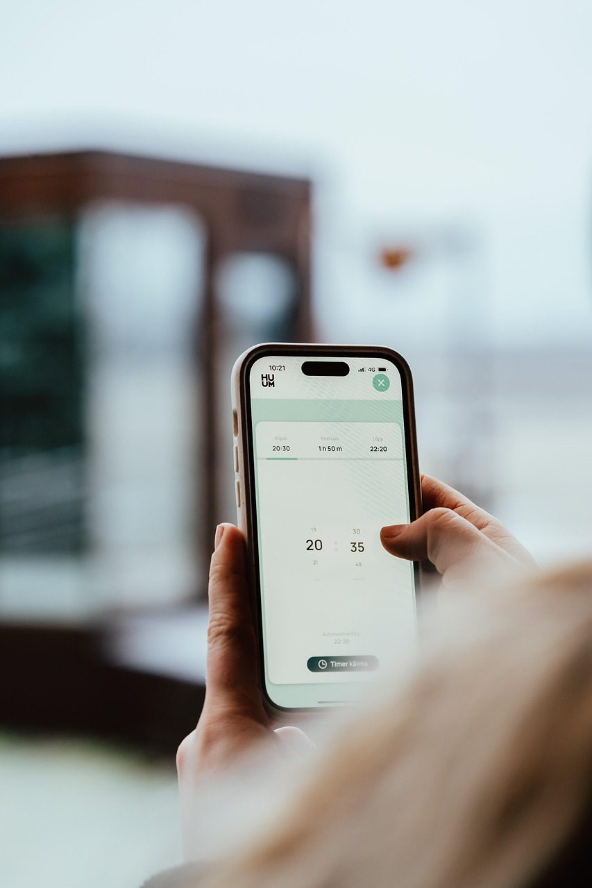 sauna, mobile app, sauna app, remote sauna, controllable sauna, sauna control, relaxation, wellness, modern wellness, wellness app, smartphone, mobile phone