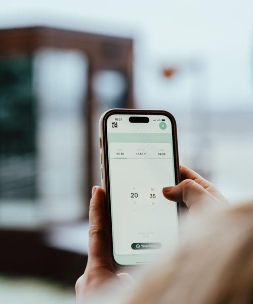 sauna, mobile app, sauna app, remote sauna, controllable sauna, sauna control, relaxation, wellness, modern wellness, wellness app, smartphone, mobile phone